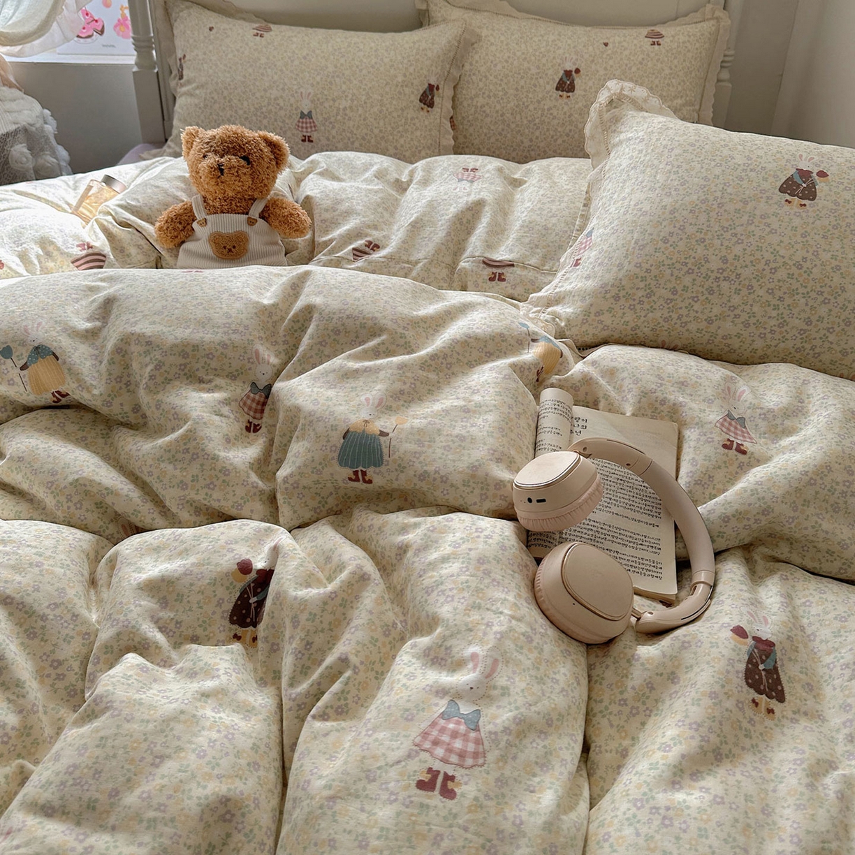 91家纺网 家纺一手货源 找家纺 瑞莱 2025新款全棉纯棉A类有氧双层纱镂空花边四件套 镂空-原宿小兔