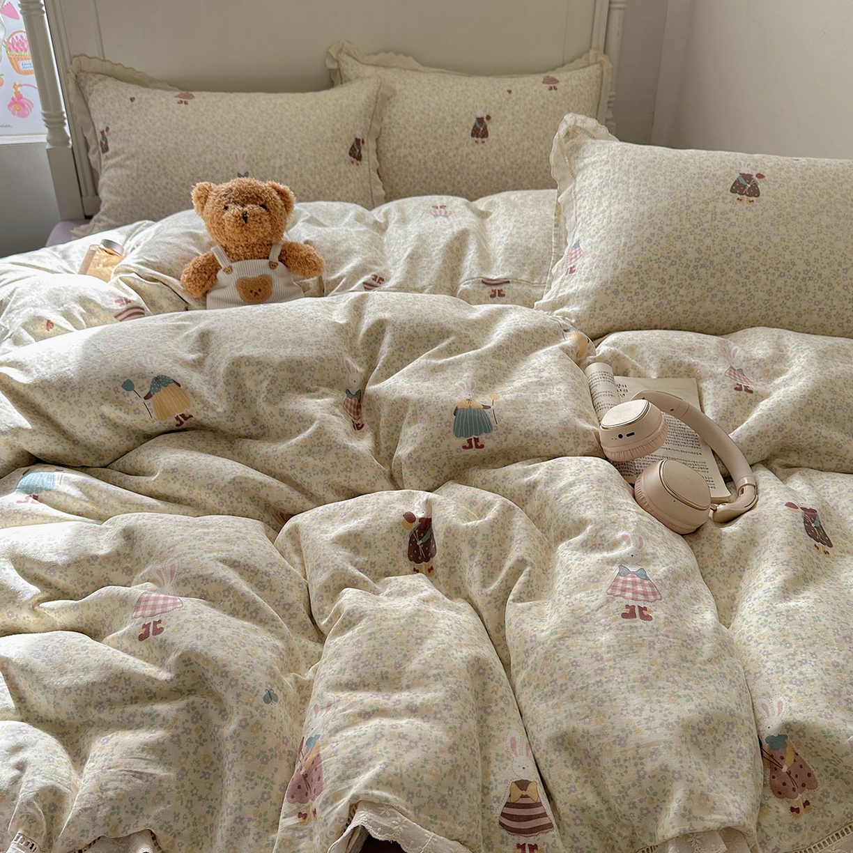 91家纺网 家纺一手货源 找家纺 瑞莱 2025新款全棉纯棉A类有氧双层纱镂空花边四件套 镂空-原宿小兔