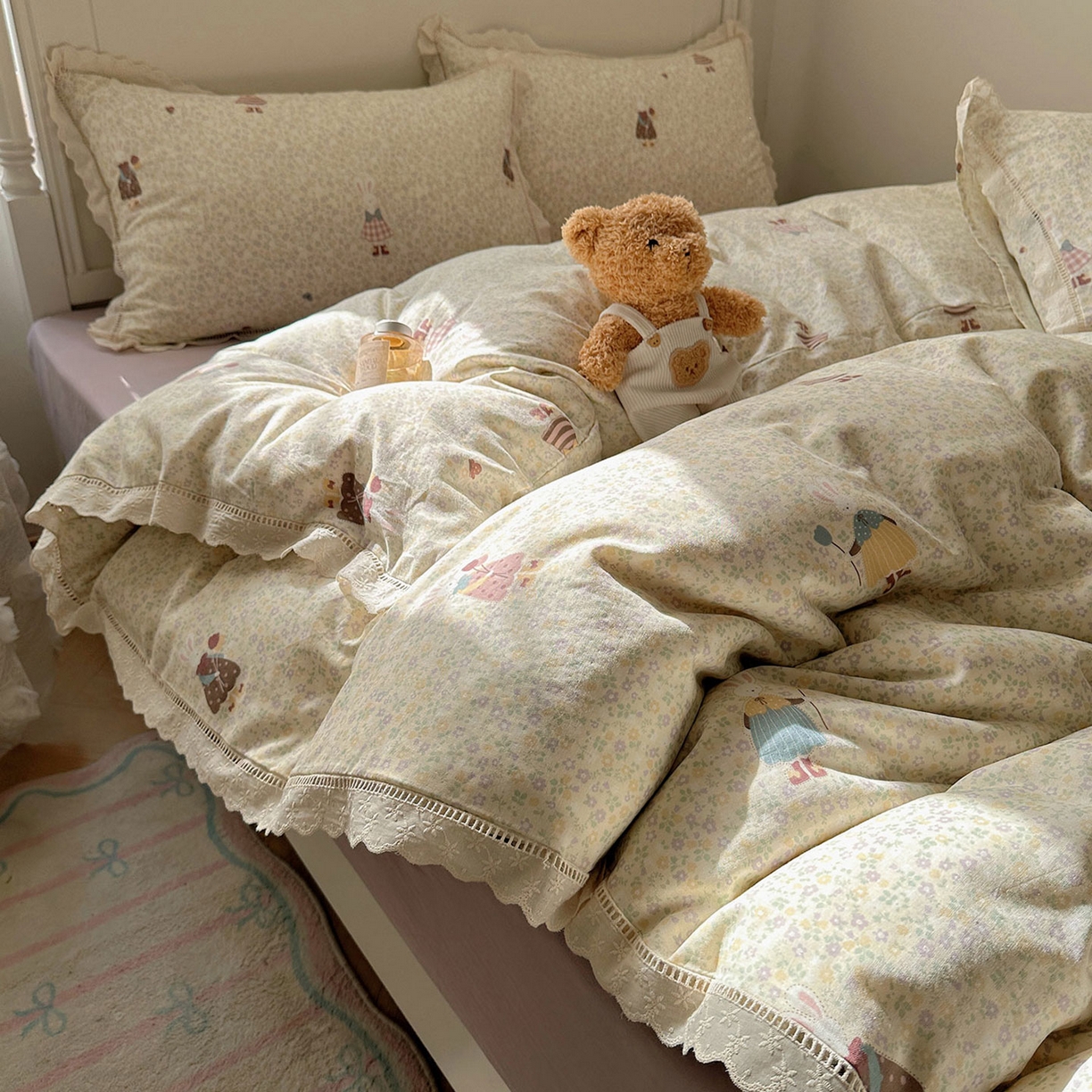 91家纺网 家纺一手货源 找家纺 瑞莱 2025新款全棉纯棉A类有氧双层纱镂空花边四件套 镂空-原宿小兔