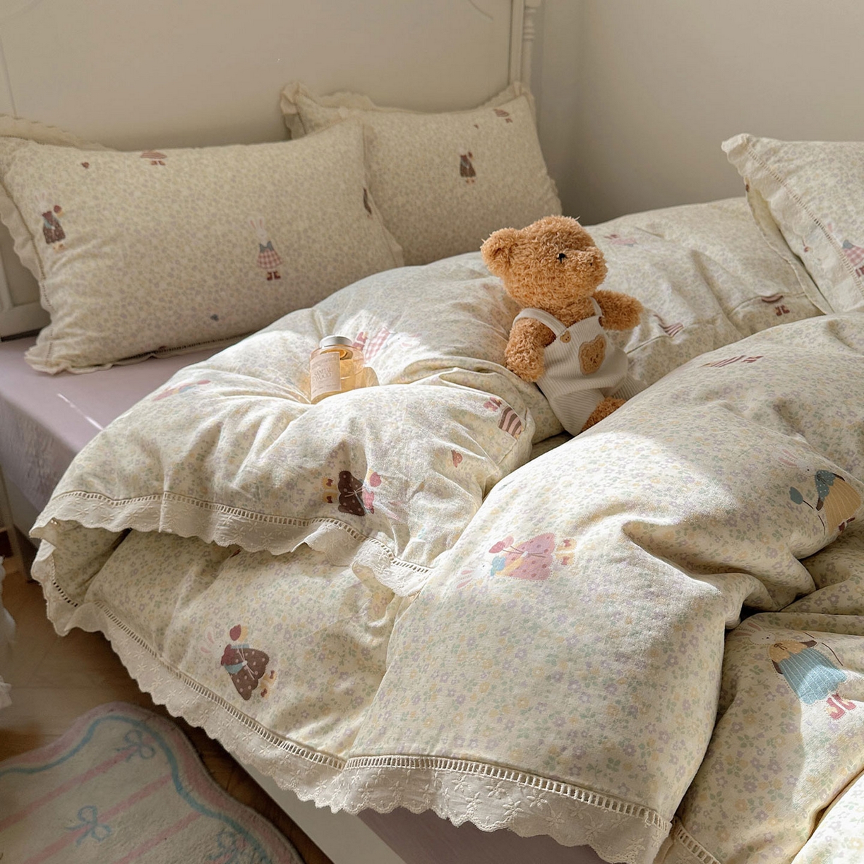 91家纺网 家纺一手货源 找家纺 瑞莱 2025新款全棉纯棉A类有氧双层纱镂空花边四件套 镂空-原宿小兔