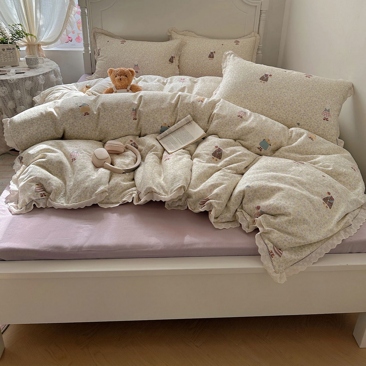 91家纺网 家纺一手货源 找家纺 瑞莱 2025新款全棉纯棉A类有氧双层纱镂空花边四件套 镂空-原宿小兔