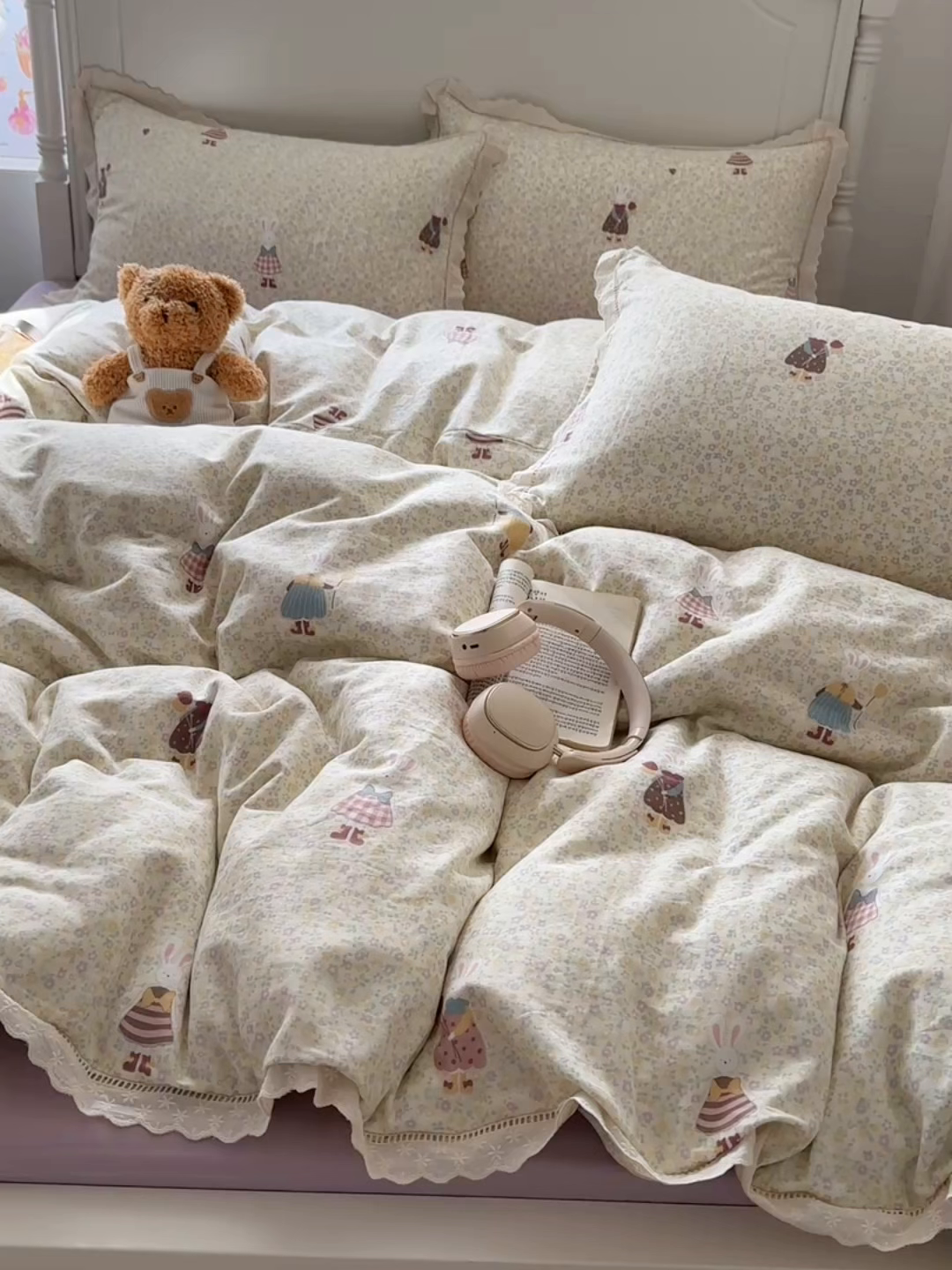 91家纺网 家纺一手货源 找家纺 瑞莱 2025新款全棉纯棉A类有氧双层纱镂空花边四件套 镂空-原宿小兔