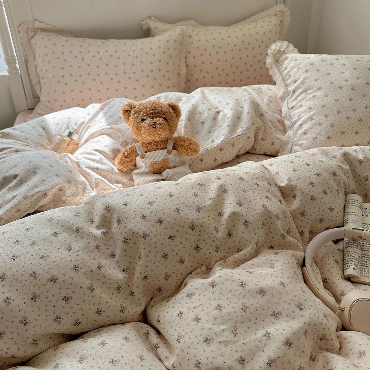 91家纺网 家纺一手货源 找家纺 瑞莱 2025新款全棉纯棉A类有氧双层纱镂空花边四件套 杏绘