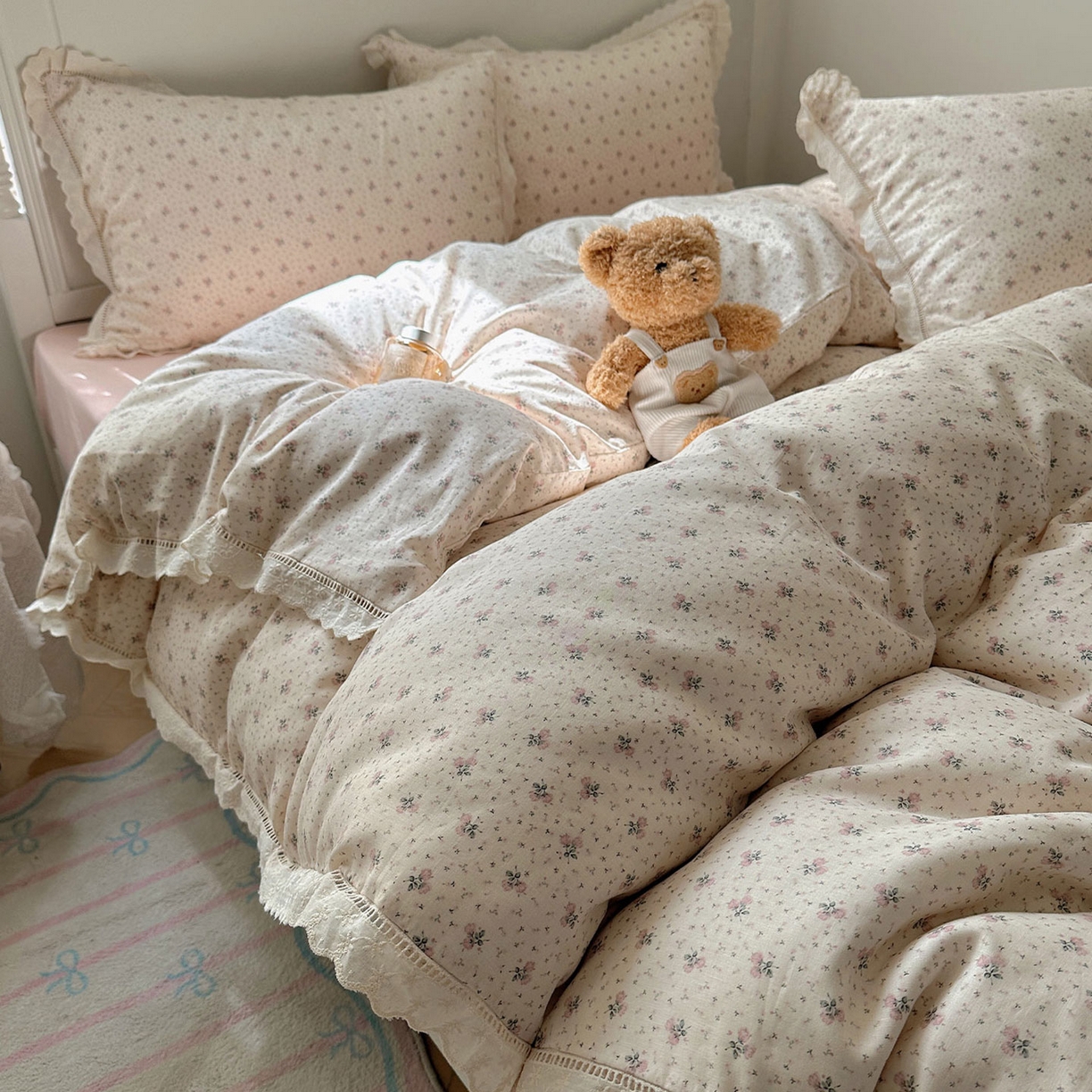 91家纺网 家纺一手货源 找家纺 瑞莱 2025新款全棉纯棉A类有氧双层纱镂空花边四件套 杏绘