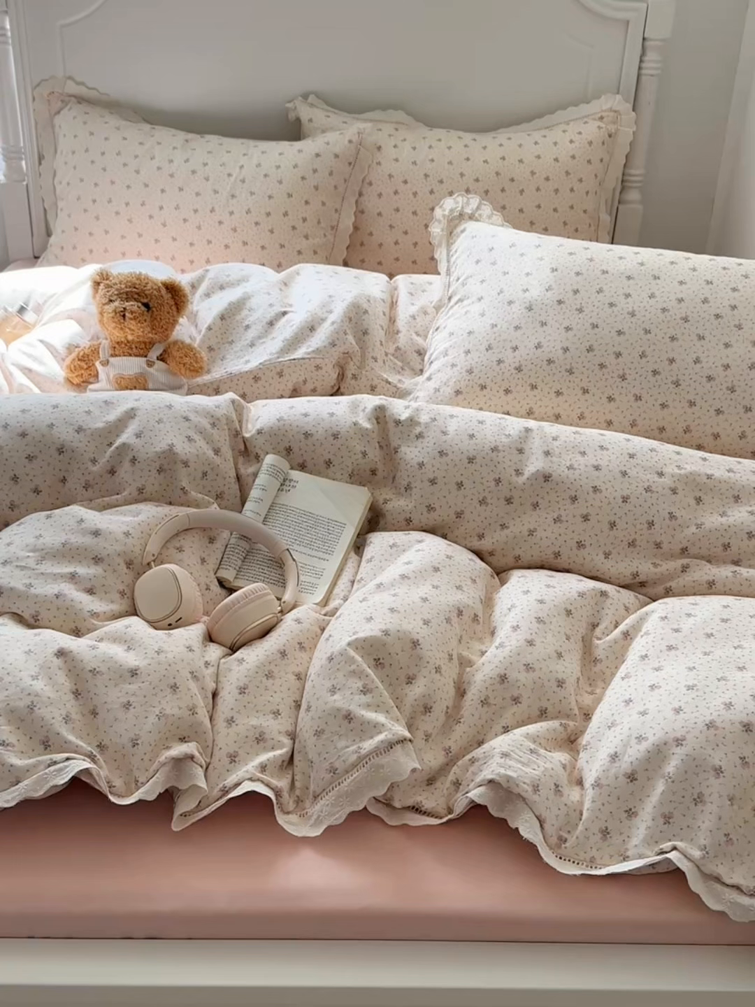 91家纺网 家纺一手货源 找家纺 瑞莱 2025新款全棉纯棉A类有氧双层纱镂空花边四件套 杏绘