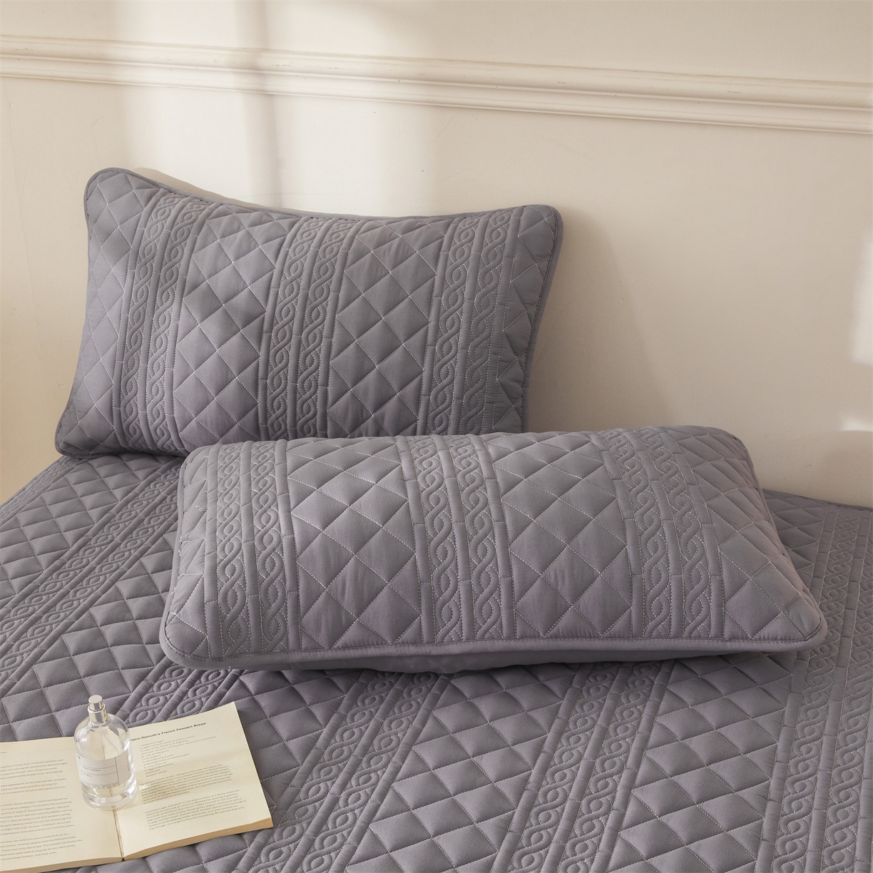 91家纺网 家纺一手货源 找家纺 雯豆家纺 2025新款梵可A类夹棉防水床笠三件套水洗棉磨毛床单保护套 梵可-深空灰