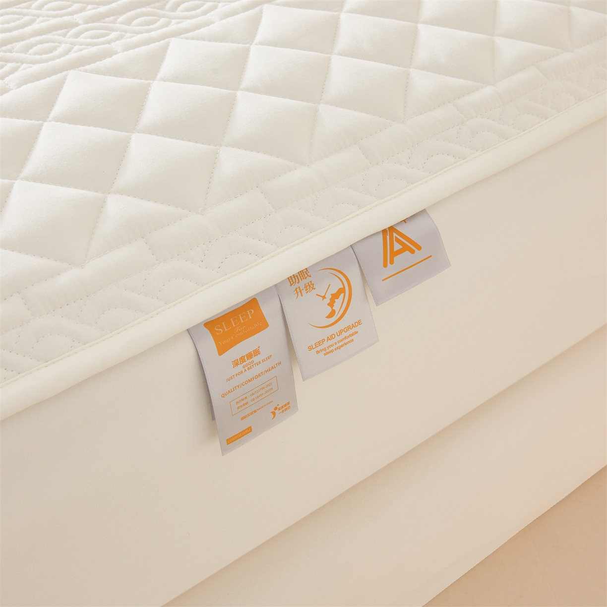 91家纺网 家纺一手货源 找家纺 雯豆家纺 2025新款梵可A类夹棉防水床笠三件套水洗棉磨毛床单保护套 梵可-月光白