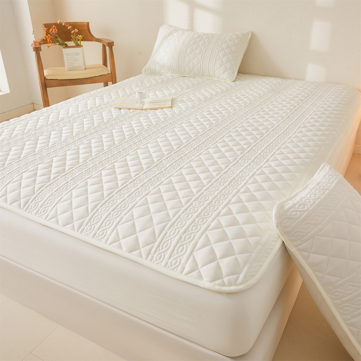 91家纺网 家纺一手货源 找家纺 雯豆家纺 2025新款梵可A类夹棉防水床笠三件套水洗棉磨毛床单保护套 梵可-月光白