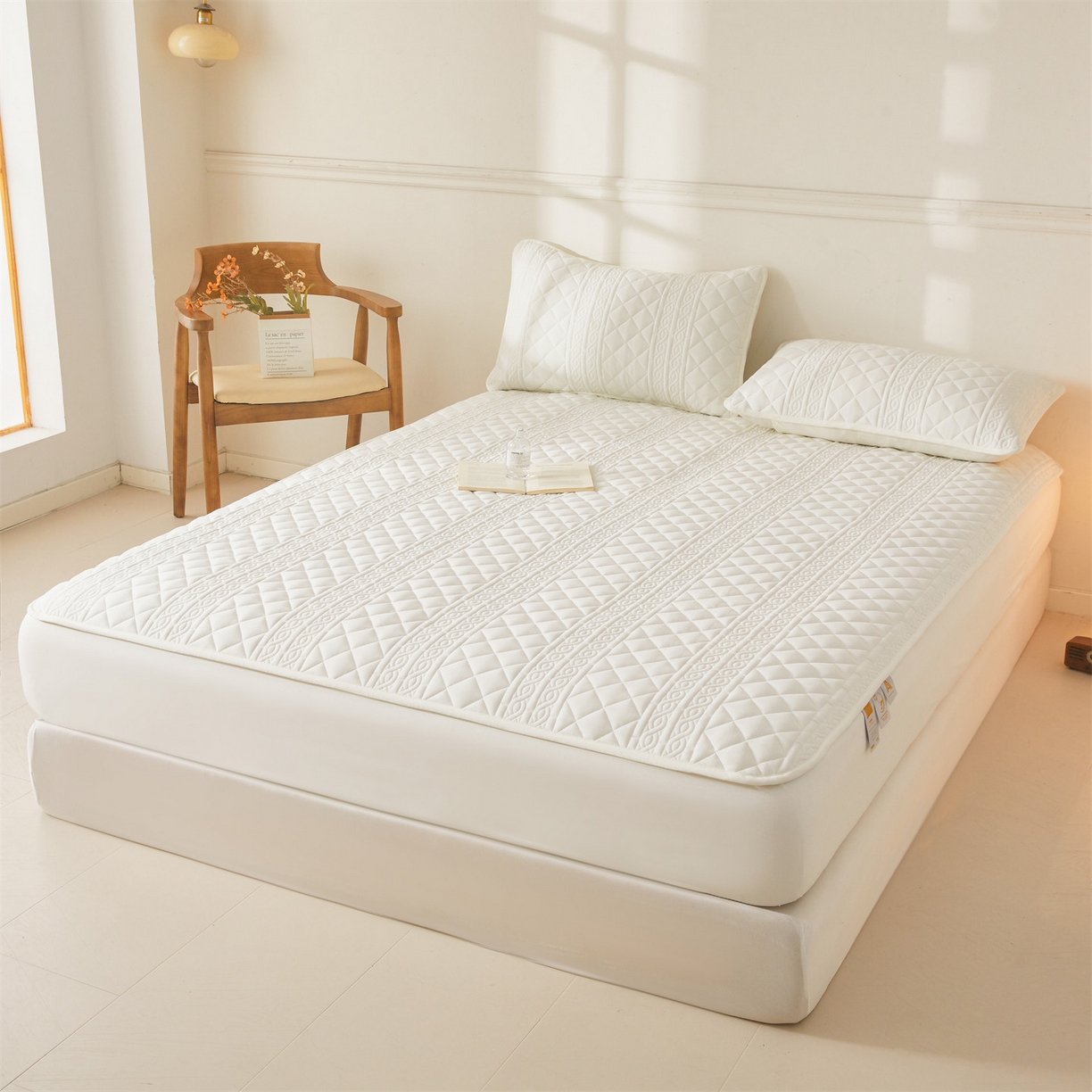 91家纺网 家纺一手货源 找家纺 雯豆家纺 2025新款梵可A类夹棉防水床笠三件套水洗棉磨毛床单保护套 梵可-月光白