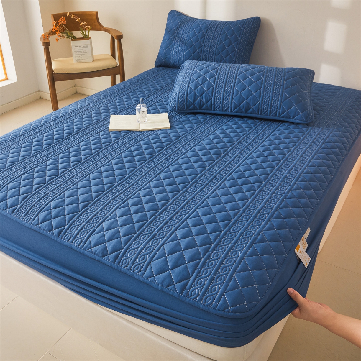 91家纺网 家纺一手货源 找家纺 雯豆家纺 2025新款梵可A类夹棉防水床笠三件套水洗棉磨毛床单保护套 梵可-黛蓝