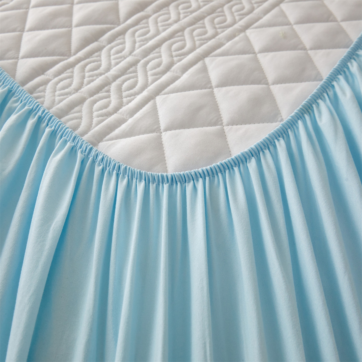 91家纺网 家纺一手货源 找家纺 雯豆家纺 2025新款梵可A类夹棉防水床笠三件套水洗棉磨毛床单保护套 梵可-淡水蓝