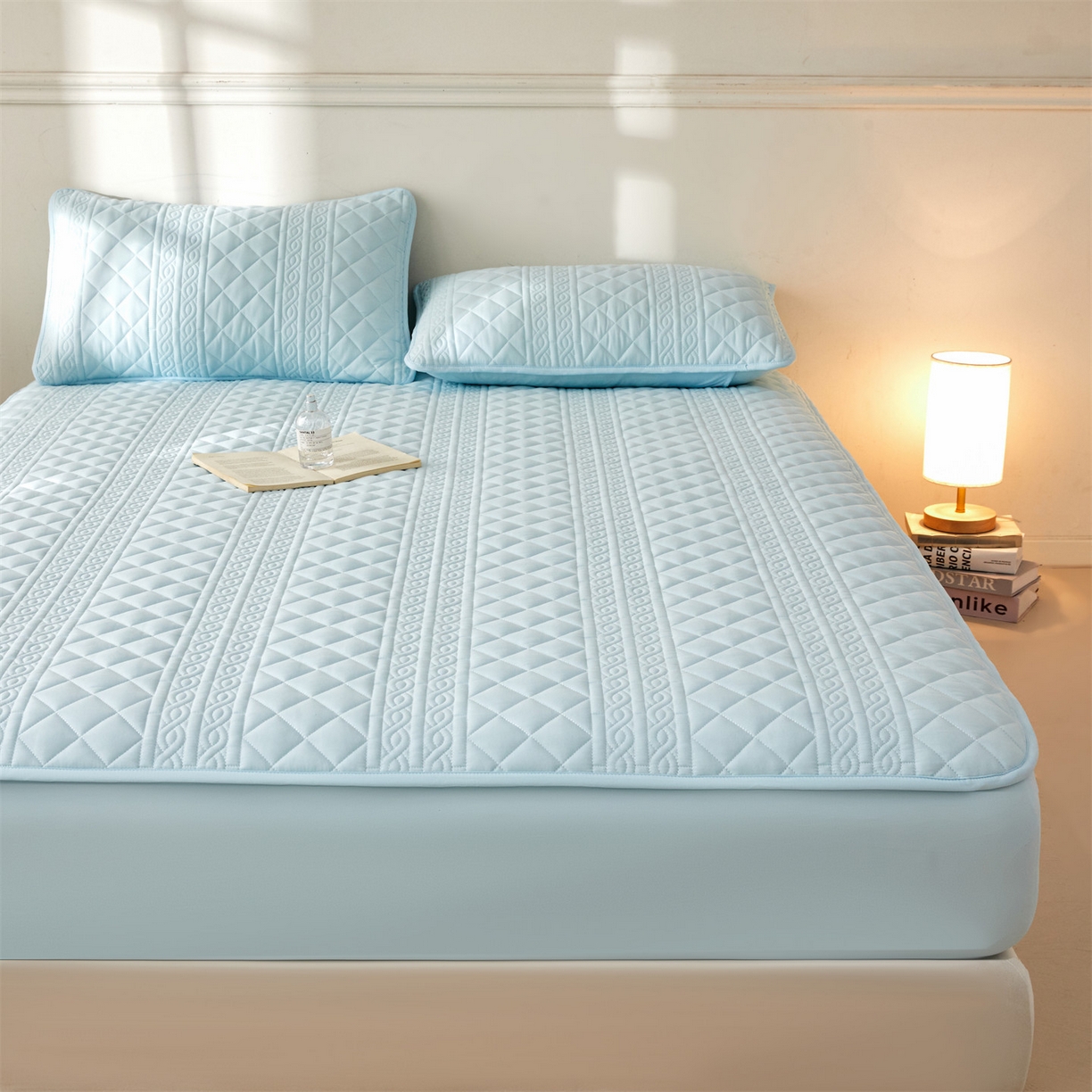 91家纺网 家纺一手货源 找家纺 雯豆家纺 2025新款梵可A类夹棉防水床笠三件套水洗棉磨毛床单保护套 梵可-淡水蓝