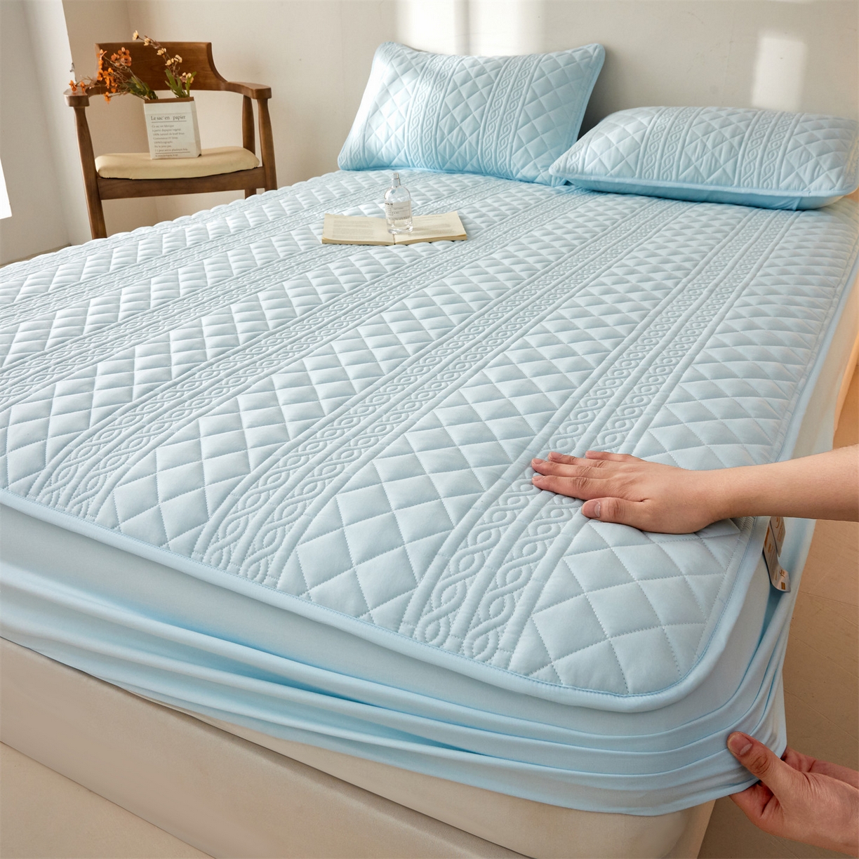 91家纺网 家纺一手货源 找家纺 雯豆家纺 2025新款梵可A类夹棉防水床笠三件套水洗棉磨毛床单保护套 梵可-淡水蓝