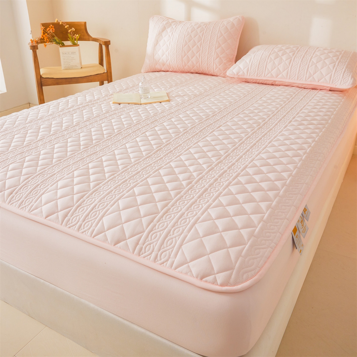 91家纺网 家纺一手货源 找家纺 雯豆家纺 2025新款梵可A类夹棉防水床笠三件套水洗棉磨毛床单保护套 梵可-密合粉