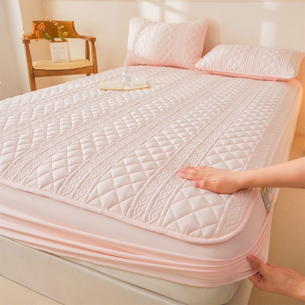 91家纺网 家纺一手货源 找家纺 雯豆家纺 2025新款梵可A类夹棉防水床笠三件套水洗棉磨毛床单保护套 梵可-密合粉