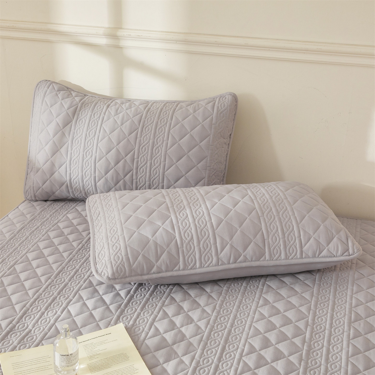 91家纺网 家纺一手货源 找家纺 雯豆家纺 2025新款梵可A类夹棉防水床笠三件套水洗棉磨毛床单保护套 梵可-暮云灰