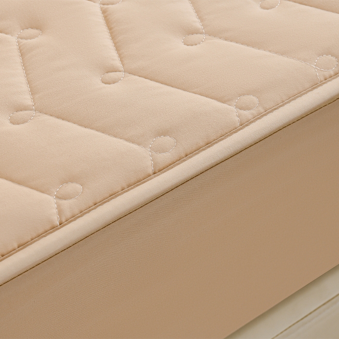 91家纺网 家纺一手货源 找家纺 衿成家纺 2025新款磨毛夹棉全包防水床笠 六面防水卡其