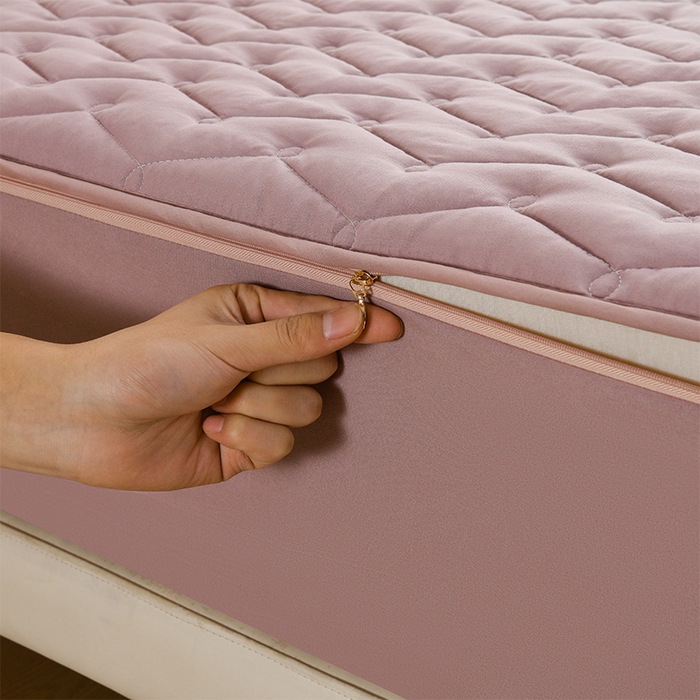 91家纺网 家纺一手货源 找家纺 衿成家纺 2025新款磨毛夹棉全包防水床笠 六面防水豆沙