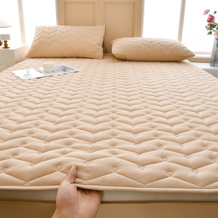 91家纺网 家纺一手货源 找家纺 衿成家纺 2025新款磨毛夹棉全包防水床笠 六面防水卡其