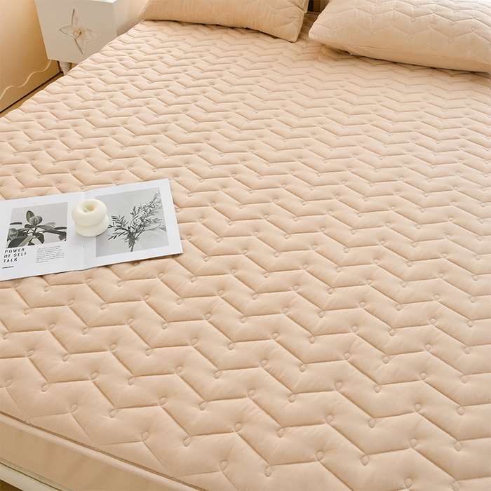 91家纺网 家纺一手货源 找家纺 衿成家纺 2025新款磨毛夹棉全包防水床笠 六面防水卡其