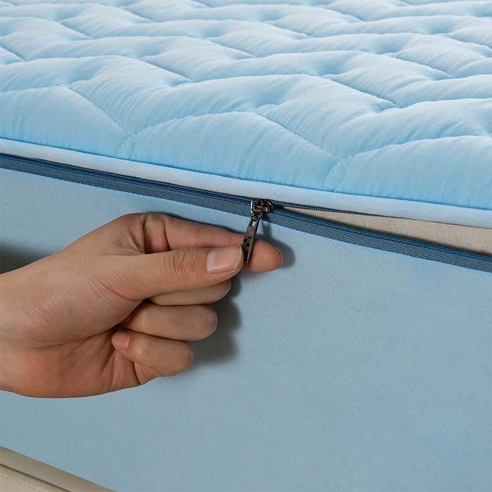 91家纺网 家纺一手货源 找家纺 衿成家纺 2025新款磨毛夹棉全包防水床笠 六面防水天蓝