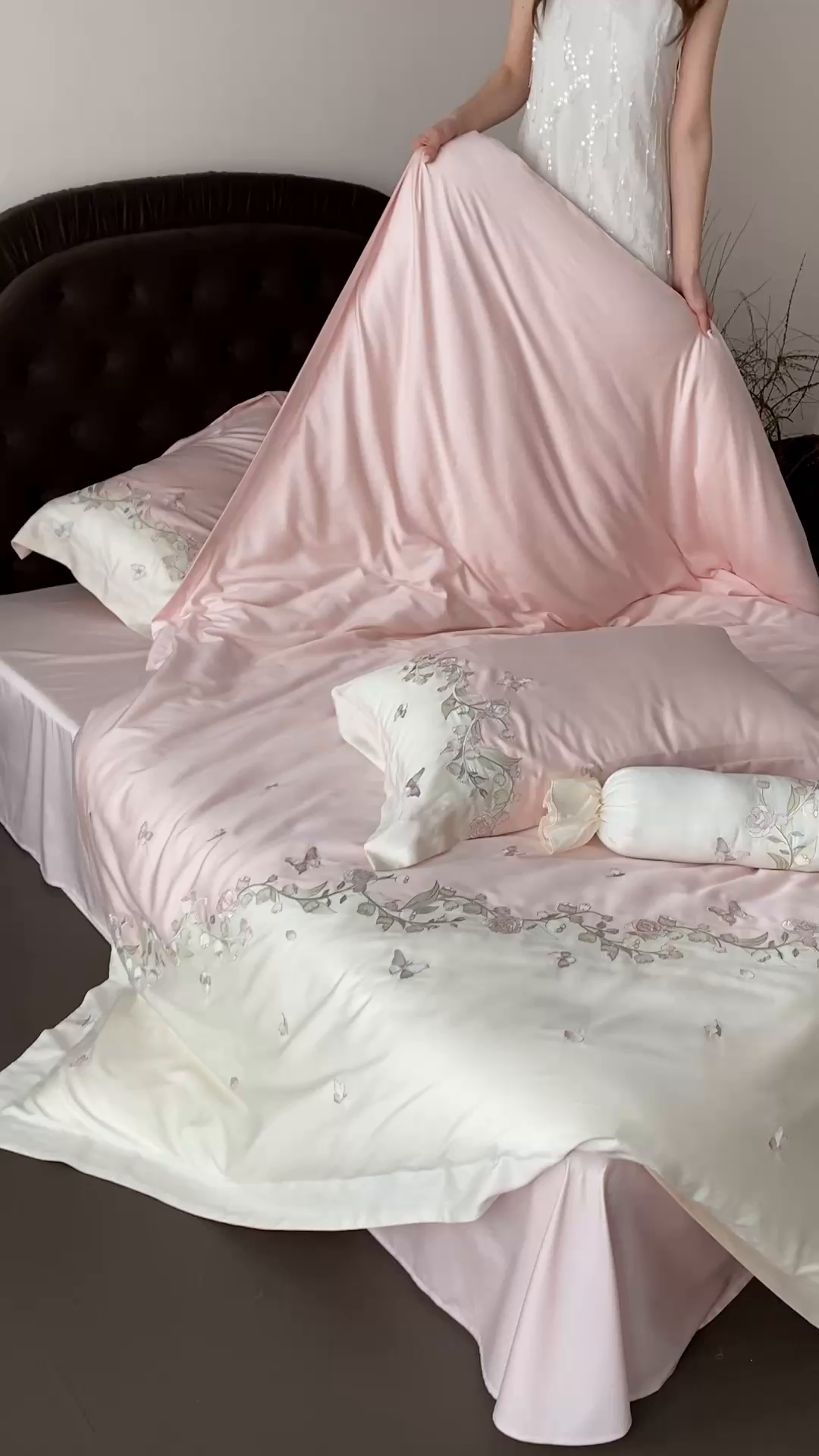 91家纺网 家纺一手货源 找家纺 佳汐蓝家纺 2025春夏新款铃兰花颂 百支贡缎 四件套 铃兰花颂·奶芙粉