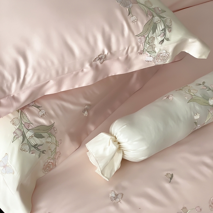 91家纺网 家纺一手货源 找家纺 佳汐蓝家纺 2025春夏新款铃兰花颂 百支贡缎 四件套 铃兰花颂·奶芙粉