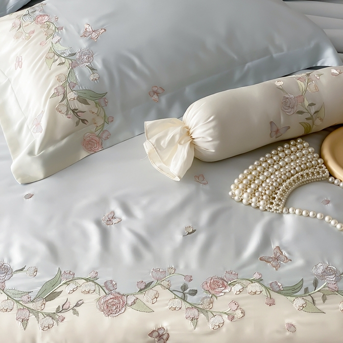 91家纺网 家纺一手货源 找家纺 佳汐蓝家纺 2025春夏新款铃兰花颂 百支贡缎 四件套 铃兰花颂·奶芙蓝