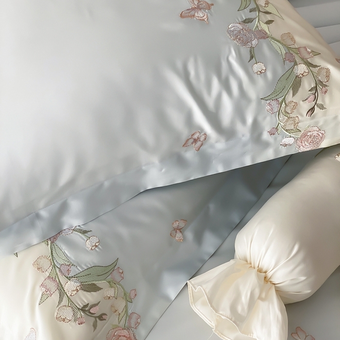 91家纺网 家纺一手货源 找家纺 佳汐蓝家纺 2025春夏新款铃兰花颂 百支贡缎 四件套 铃兰花颂·奶芙蓝