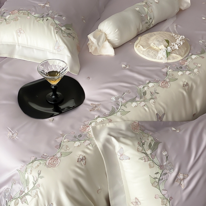 91家纺网 家纺一手货源 找家纺 佳汐蓝家纺 2025春夏新款铃兰花颂 百支贡缎 四件套 铃兰花颂·奶芙紫