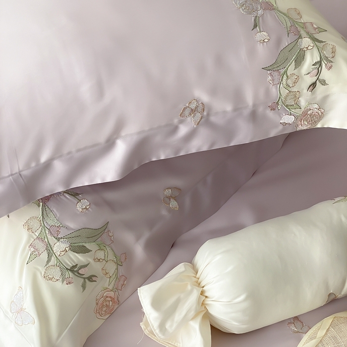 91家纺网 家纺一手货源 找家纺 佳汐蓝家纺 2025春夏新款铃兰花颂 百支贡缎 四件套 铃兰花颂·奶芙紫