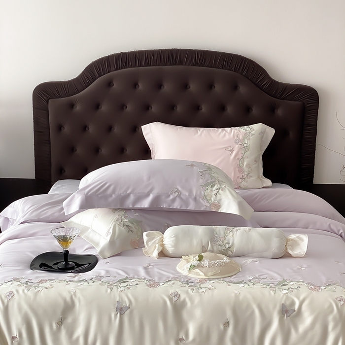 91家纺网 家纺一手货源 找家纺 佳汐蓝家纺 2025春夏新款铃兰花颂 百支贡缎 四件套 铃兰花颂·奶芙紫