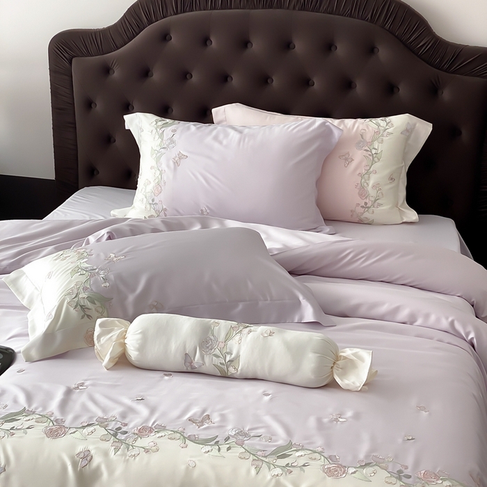 91家纺网 家纺一手货源 找家纺 佳汐蓝家纺 2025春夏新款铃兰花颂 百支贡缎 四件套 铃兰花颂·奶芙紫