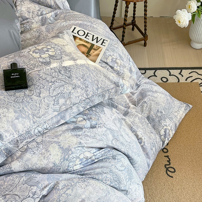 91家纺网 家纺一手货源 找家纺 悦织湾家纺 2025爆款上新【全棉60S长绒棉】100%全棉60S长绒棉四件套纯棉印花床上用品34件套轻奢北欧公主风 魅影-蓝