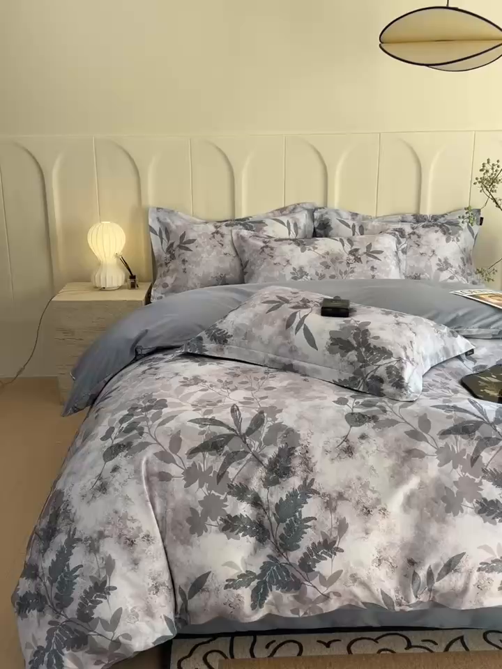 91家纺网 家纺一手货源 找家纺 悦织湾家纺 2025爆款上新【全棉60S长绒棉】100%全棉60S长绒棉四件套纯棉印花床上用品34件套轻奢北欧公主风 小雾山雨蓝