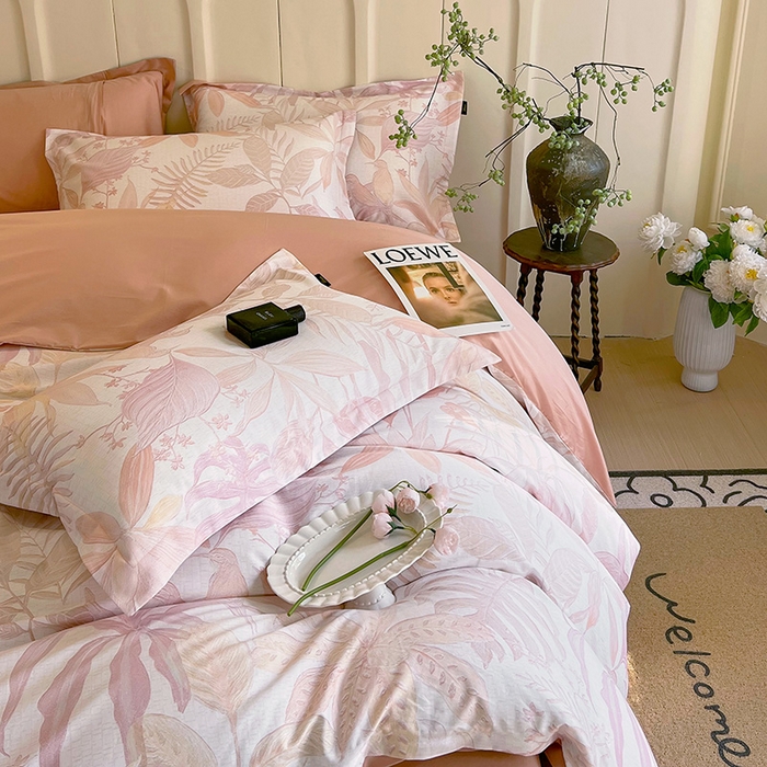 91家纺网 家纺一手货源 找家纺 悦织湾家纺 2025爆款上新【全棉60S长绒棉】100%全棉60S长绒棉四件套纯棉印花床上用品34件套轻奢北欧公主风 深海秘境-粉