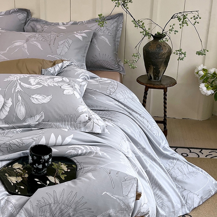 91家纺网 家纺一手货源 找家纺 悦织湾家纺 2025爆款上新【全棉60S长绒棉】100%全棉60S长绒棉四件套纯棉印花床上用品34件套轻奢北欧公主风 风华枝叶-灰