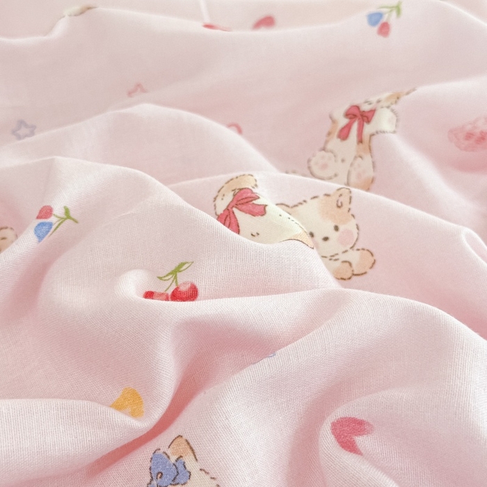 91家纺网 家纺一手货源 找家纺 芙绣家纺2025新款-A类全棉双层纱小清新印花单枕套学生单枕套 假日甜心猫-粉色