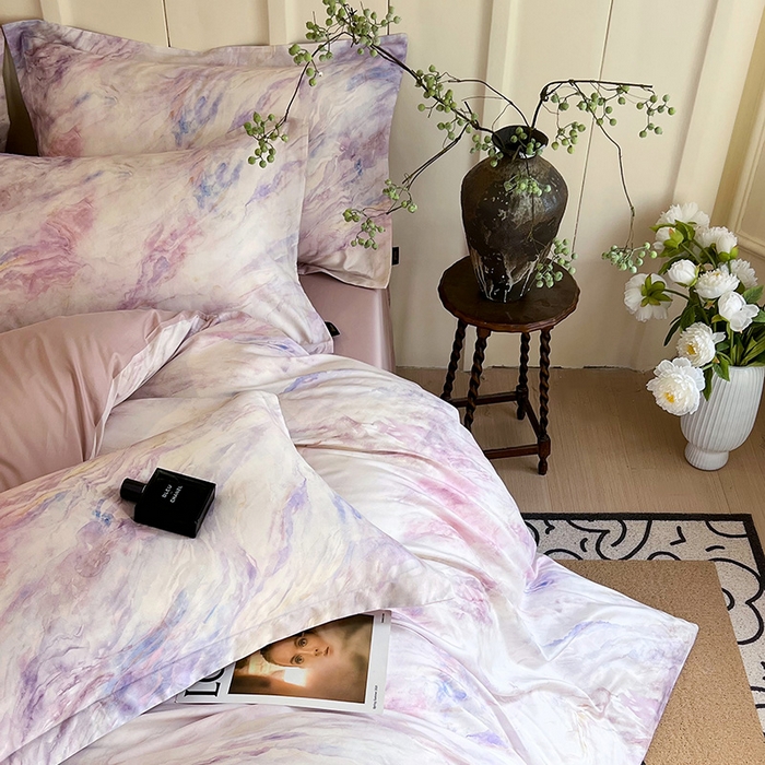 91家纺网 家纺一手货源 找家纺 悦织湾家纺 2025爆款上新【全棉60S长绒棉】100%全棉60S长绒棉四件套纯棉印花床上用品34件套轻奢北欧公主风 天空之境-粉