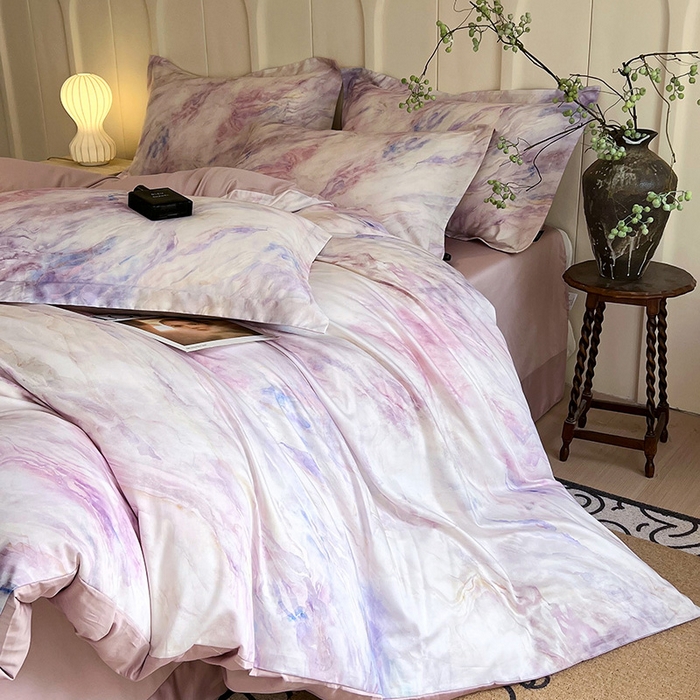 91家纺网 家纺一手货源 找家纺 悦织湾家纺 2025爆款上新【全棉60S长绒棉】100%全棉60S长绒棉四件套纯棉印花床上用品34件套轻奢北欧公主风 天空之境-粉