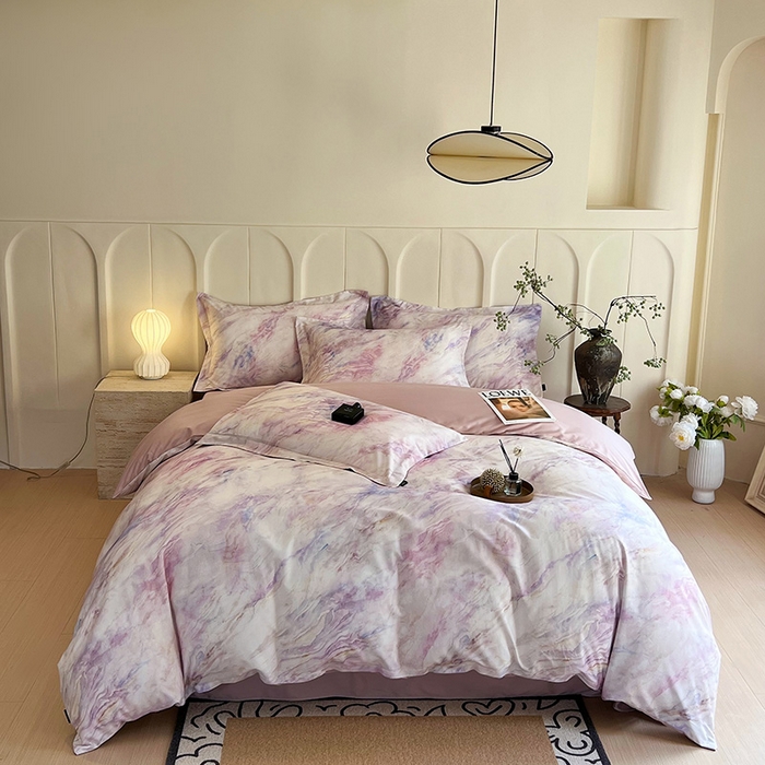 91家纺网 家纺一手货源 找家纺 悦织湾家纺 2025爆款上新【全棉60S长绒棉】100%全棉60S长绒棉四件套纯棉印花床上用品34件套轻奢北欧公主风 天空之境-粉