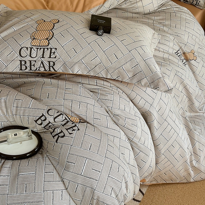 91家纺网 家纺一手货源 找家纺 悦织湾家纺 2025爆款上新【全棉60S长绒棉】100%全棉60S长绒棉四件套纯棉印花床上用品34件套轻奢北欧公主风 布朗熊