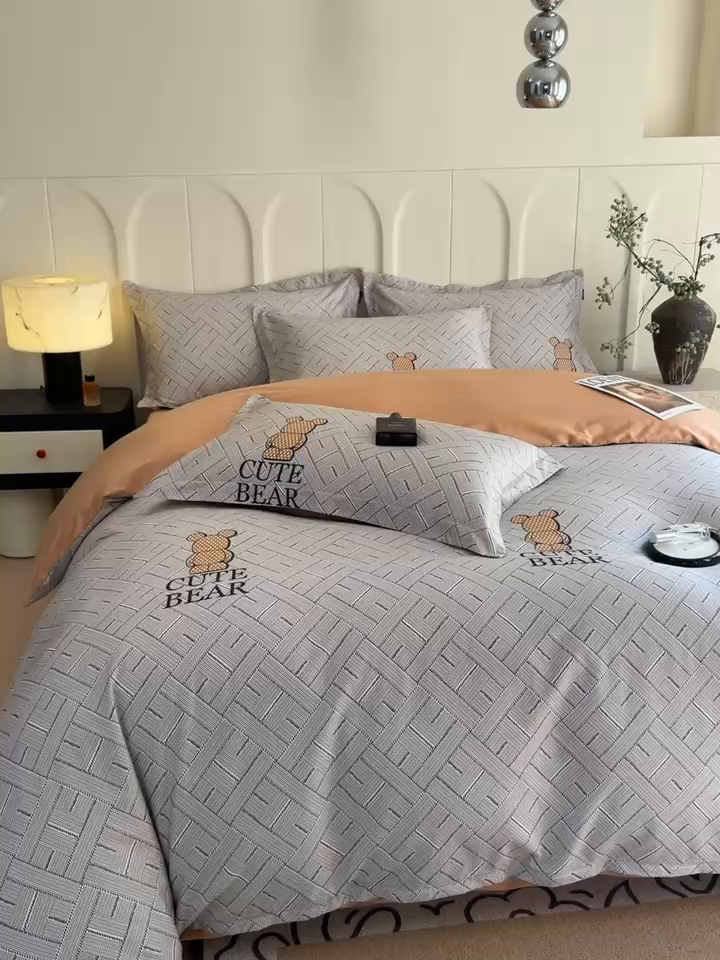 91家纺网 家纺一手货源 找家纺 悦织湾家纺 2025爆款上新【全棉60S长绒棉】100%全棉60S长绒棉四件套纯棉印花床上用品34件套轻奢北欧公主风 布朗熊