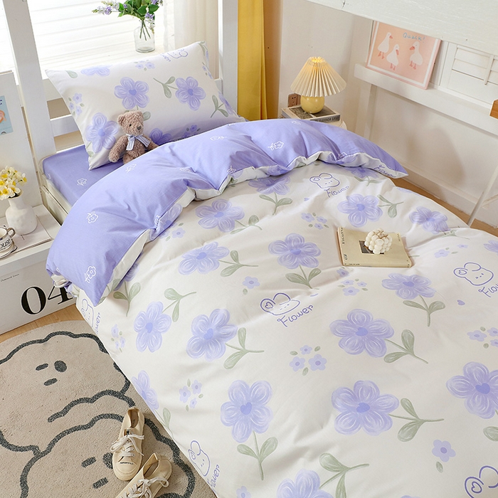 91家纺网 家纺一手货源 找家纺 悦织湾家纺 2025新款13372全棉纯棉印花学生三件套正宗高密度活性环保印染上下铺三件套 花间小熊-蓝