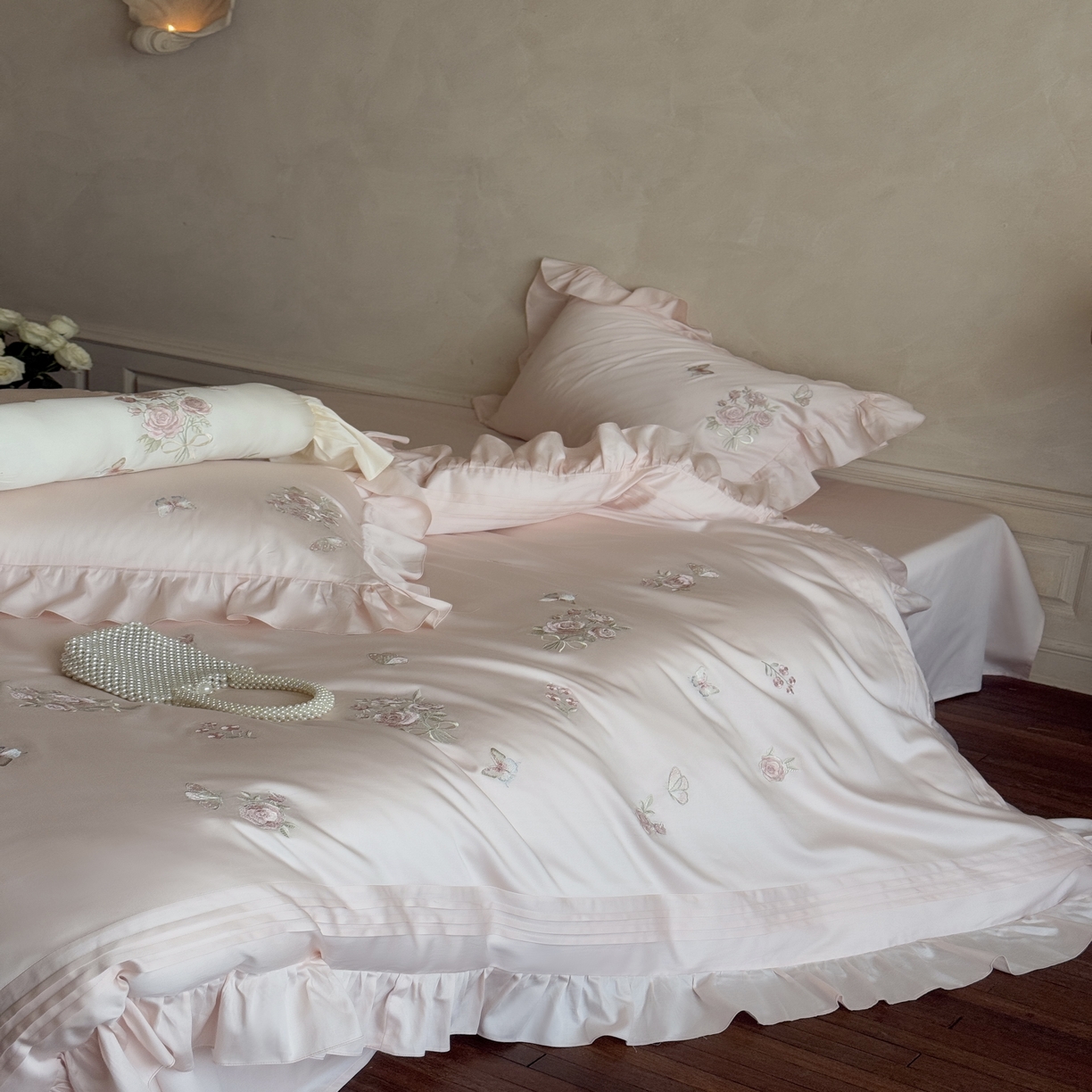 91家纺网 家纺一手货源 找家纺 MIU缪家居 2025新款亲肤舒适100支全棉纯棉四件套-花溪 花溪-粉色