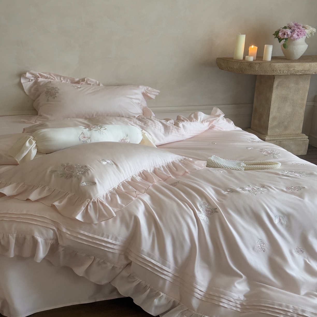 91家纺网 家纺一手货源 找家纺 MIU缪家居 2025新款亲肤舒适100支全棉纯棉四件套-花溪 花溪-粉色