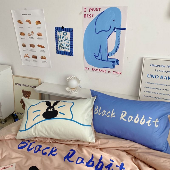 91家纺网 家纺一手货源 找家纺 柚可家居 2024定版数码印花卡通40全棉四件套 布莱克兔