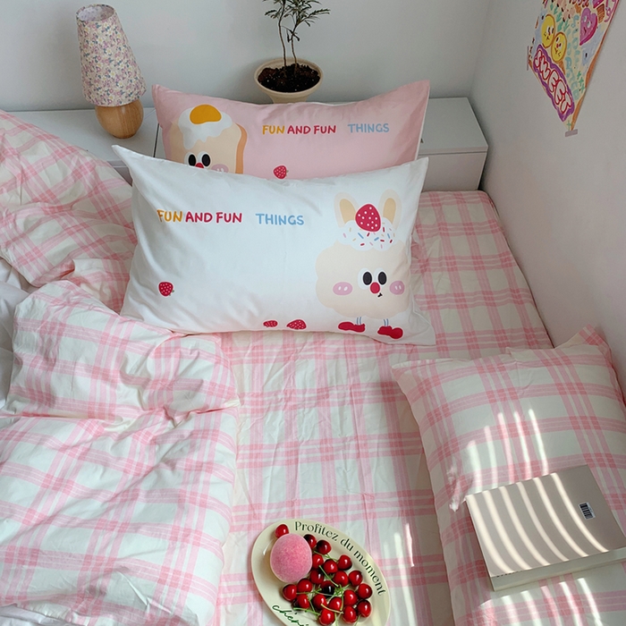 91家纺网 家纺一手货源 找家纺 柚可家居 2024定版数码印花卡通40全棉四件套 草莓芝士