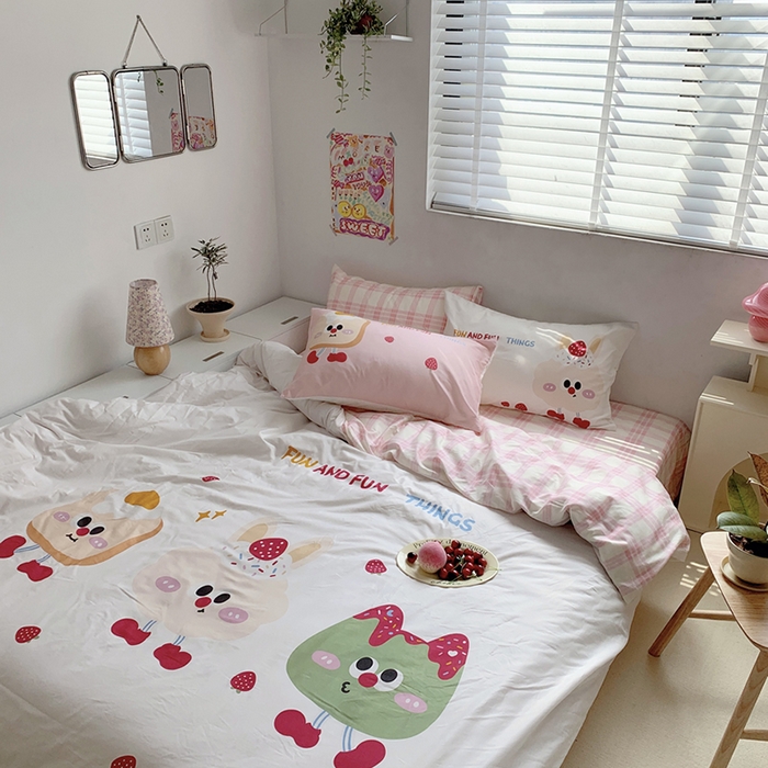 91家纺网 家纺一手货源 找家纺 柚可家居 2024定版数码印花卡通40全棉四件套 草莓芝士