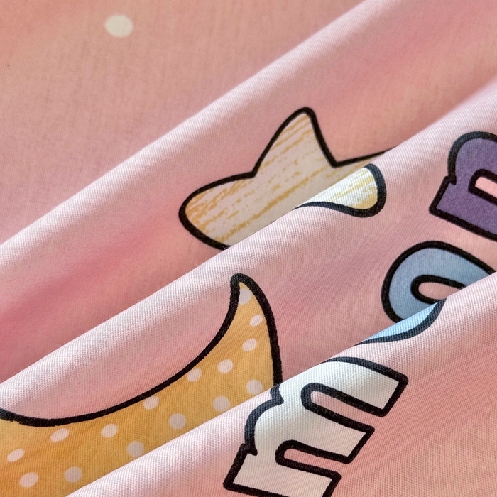 91家纺网 家纺一手货源 找家纺 珂博家纺 2025新款12868全棉纯棉小清新印花四件套学生宿舍三件套-系列二 粉穹星语